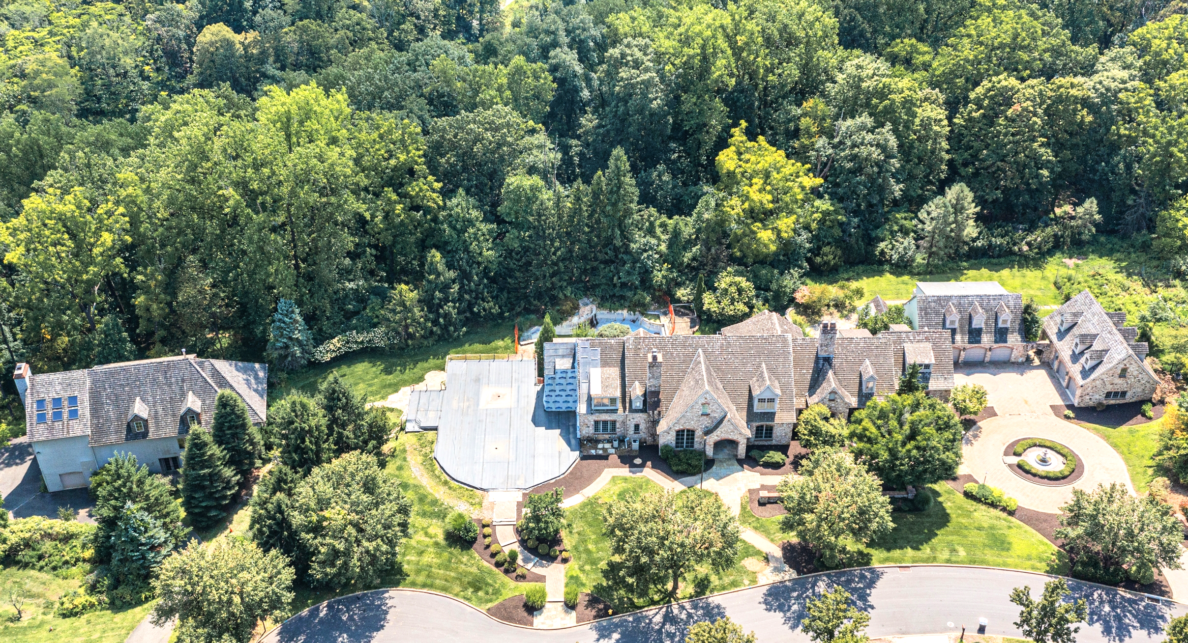3015 Barrington Lane Mansion.png