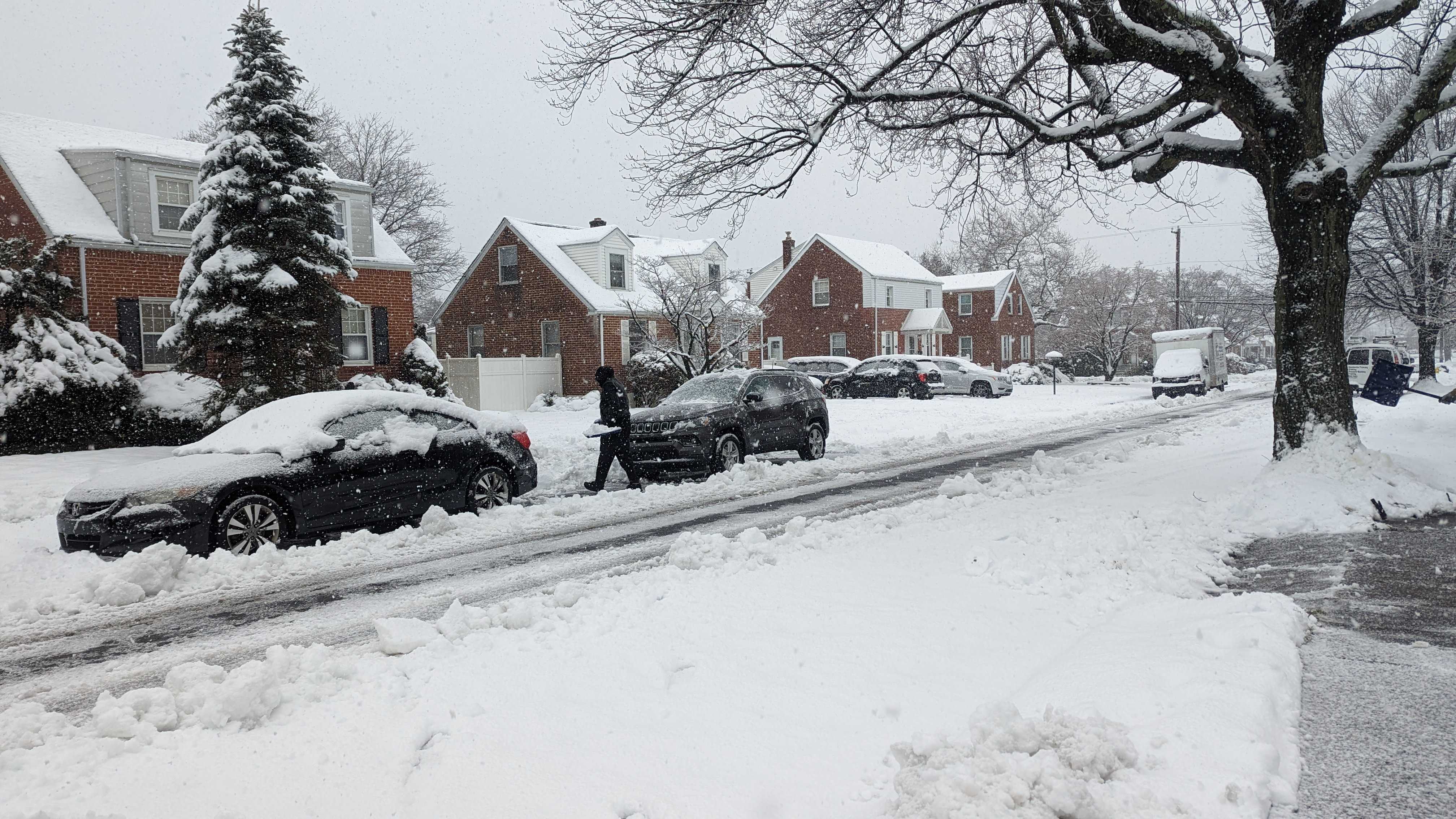 Midway Manor Snow 5