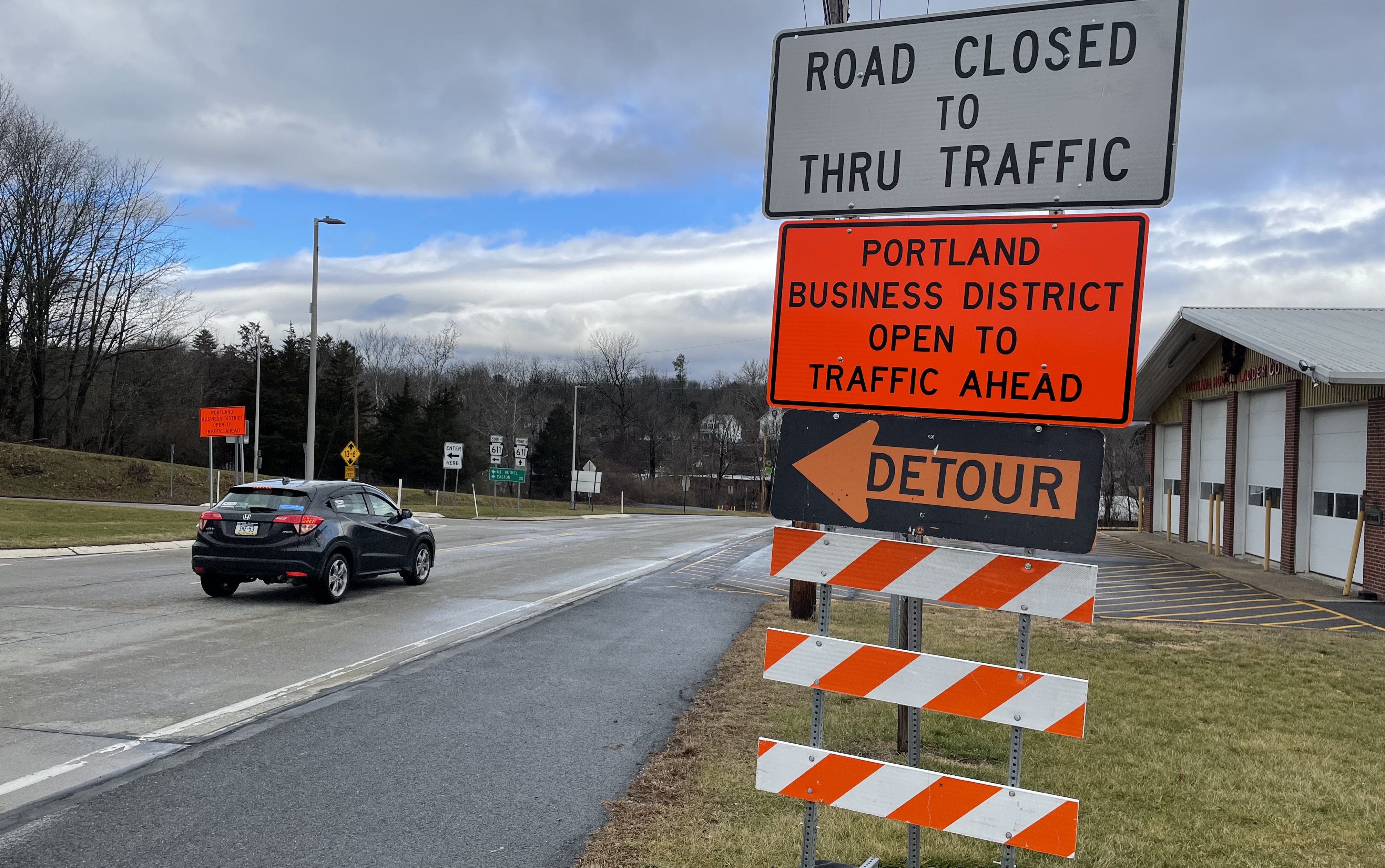 Route 611 detour sign south of Portland; road closed