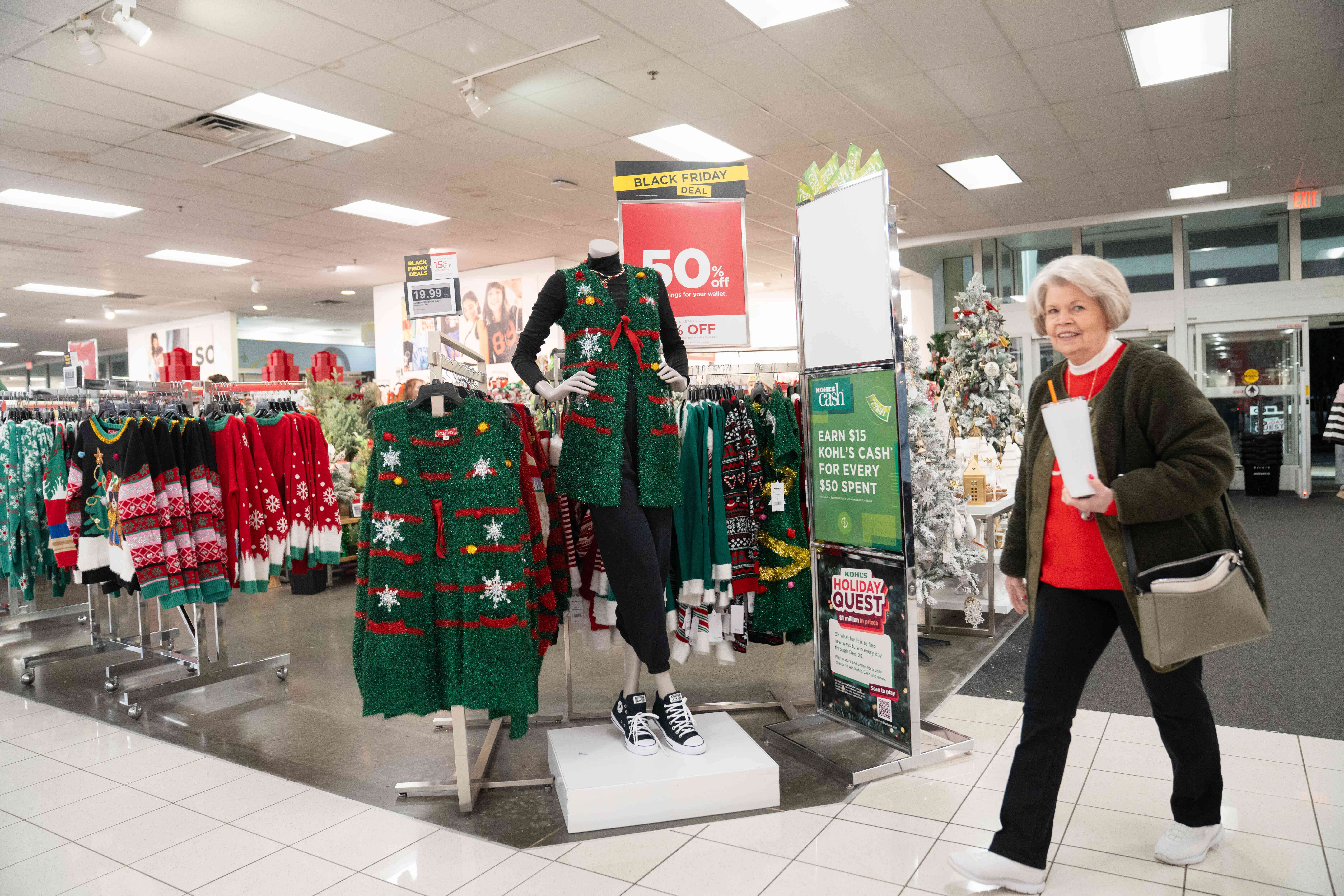 This holiday season isn't very merry for consumers, poll finds