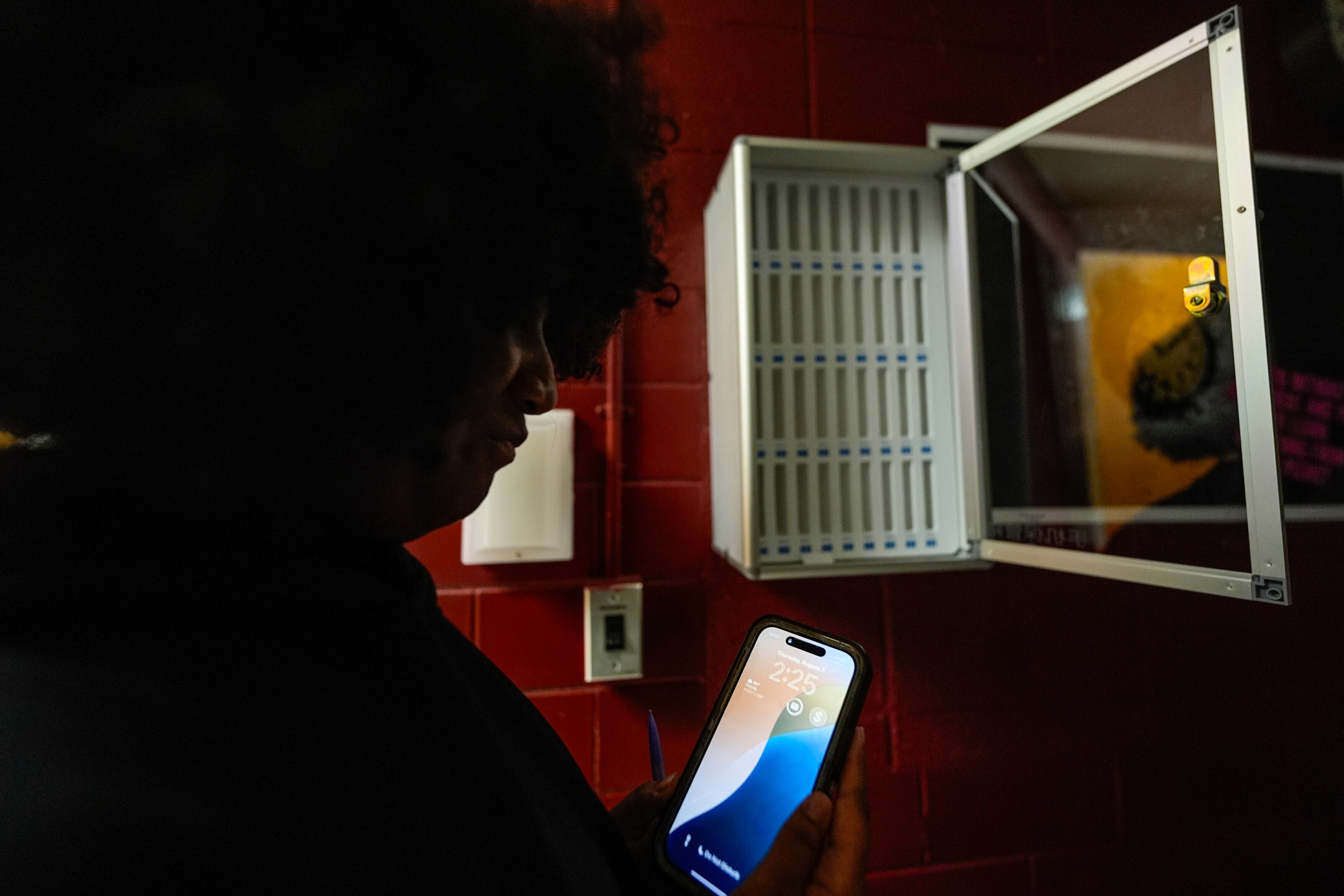 PA House passes bill requiring bell-to-bell cell phone ban in schools